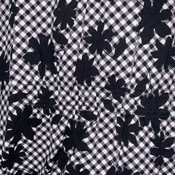 Koi XL Limited Edition Scrub Top - Picture 9 of 10